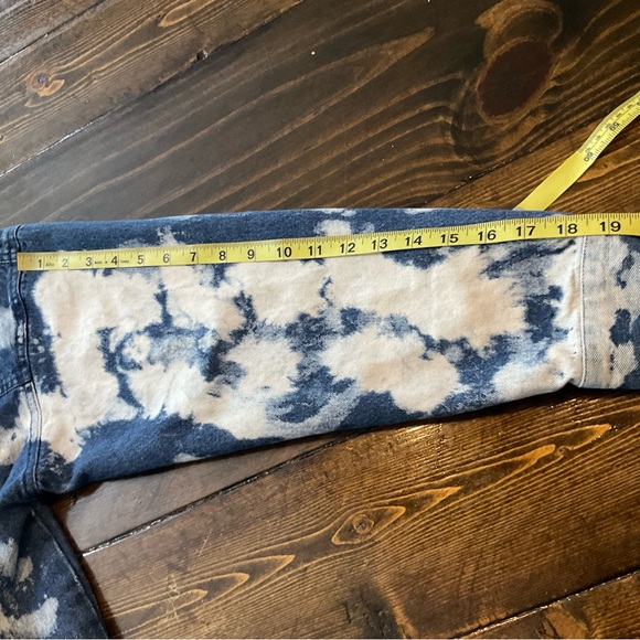Peach Love California Blue and White Tie-Dye Jean Jacket - Picture 6 of 9